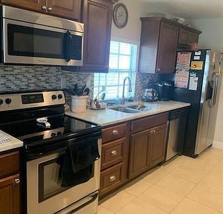 2nd image of 375 Garden Blvd
