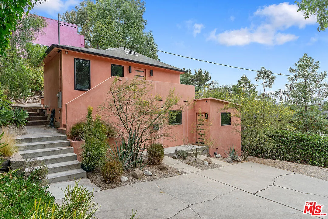 1 bed, 1.0 bath, $3,500 — Photo 1