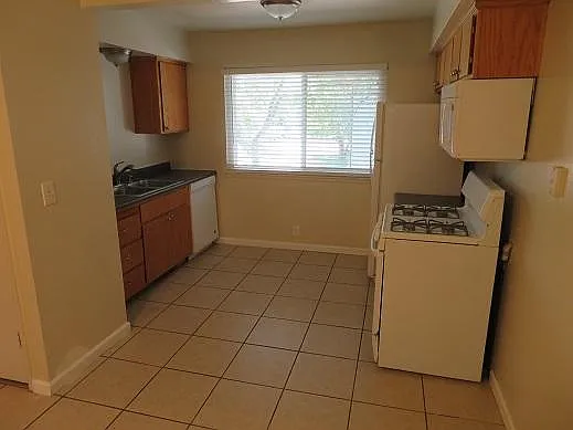 2 bed, 800 sqft, $1,450 — Photo 4