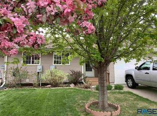 3411 S Goldenrod Ln, Sioux Falls, SD 57110