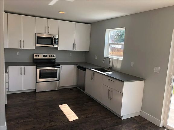 4th image of 3001 S Elati St