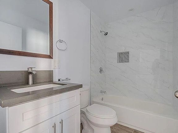 5th image of 1348-1358 W 41st Pl #9828C786C