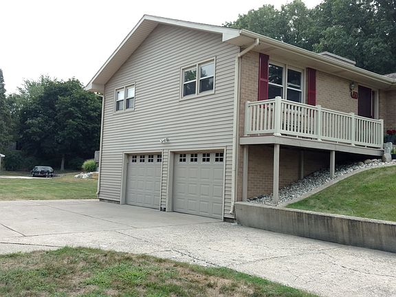 3rd image of 3710 Jasmine Ave NE