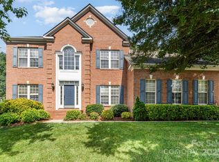 1002 Hollyhedge Ln, Indian Trail, NC 28079