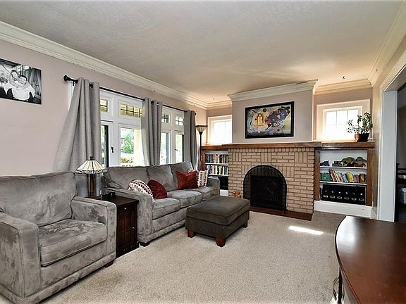 4th image of 3318 Meadowbrook Blvd