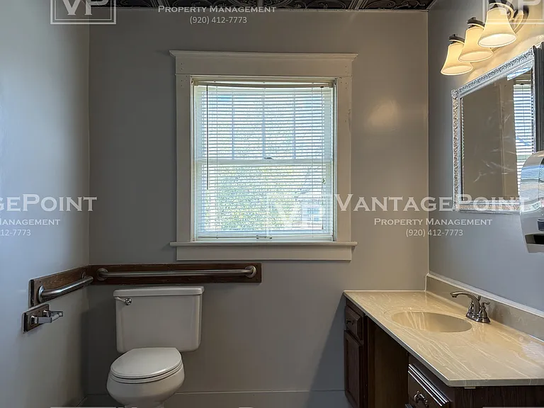447 S Commercial St #1 — Photo 13
