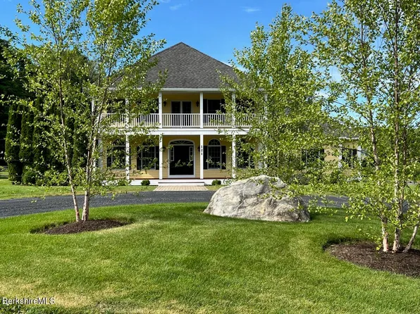 121 E Dugway Rd, Lenox, MA 01240