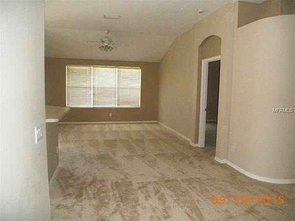 4th image of 810 Straw Lake Dr
