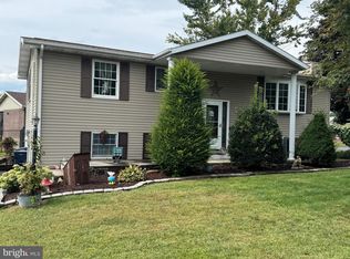 989 Ashton Dr, Shippensburg, PA 17257