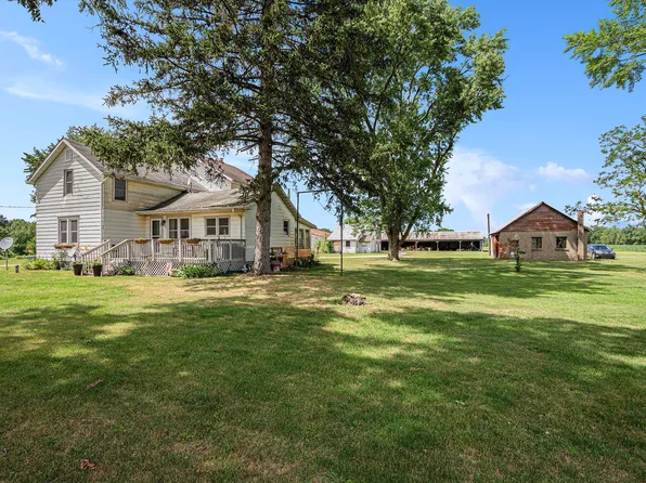 2217 Burton Rd, Niles, MI 49120