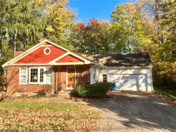 10495 Grandview Dr, Willoughby, OH 44094