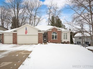 1725 Sunvale Dr SW, Wyoming, MI 49519