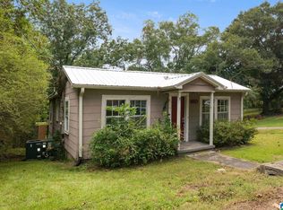 115 2nd St NW, Graysville, AL 35073