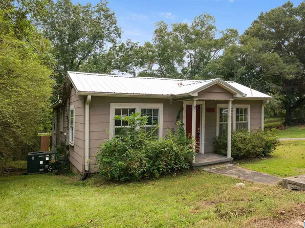 115 2nd St NW, Graysville, AL 35073