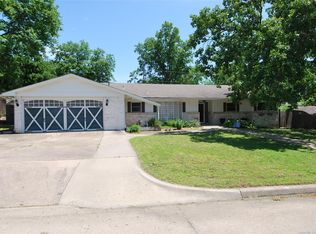 904 Sandstone Dr, Bartlesville, OK 74006