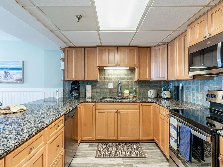 6201 Thomas Dr #509 — Photo 10