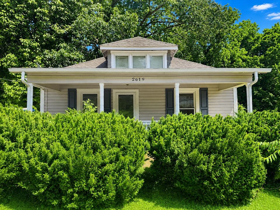 1st image of 2619 King St NE