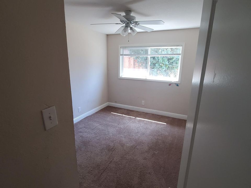 2nd image of 308 Ross Ave
