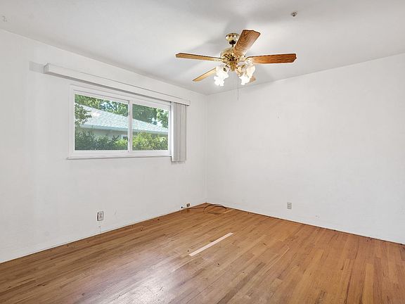 20th image of 3376 E Richert Ave