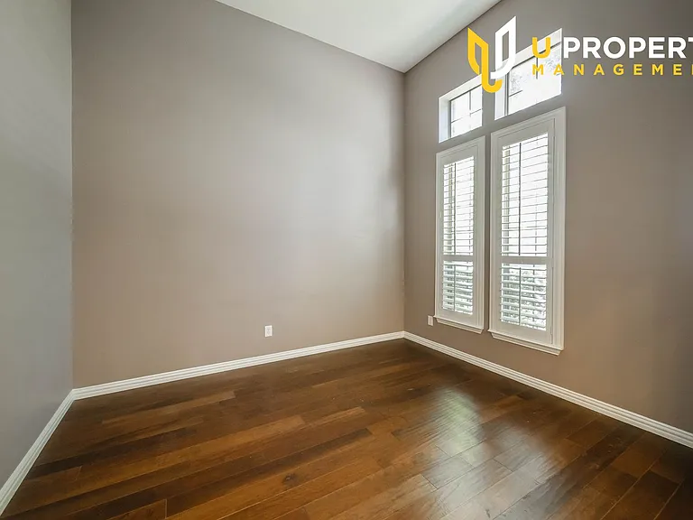 1810 Port Isabel Dr — Photo 3