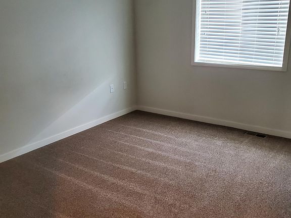 5th image of 816 Ruud Ln #1