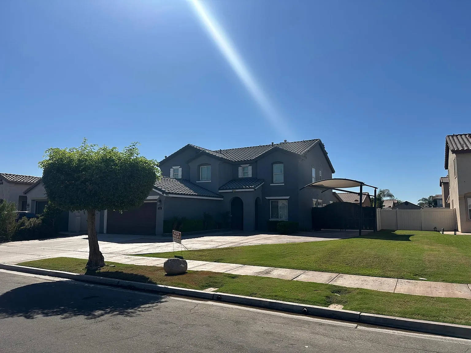 5 bed, 3027 sqft, $3,480 — Photo 2