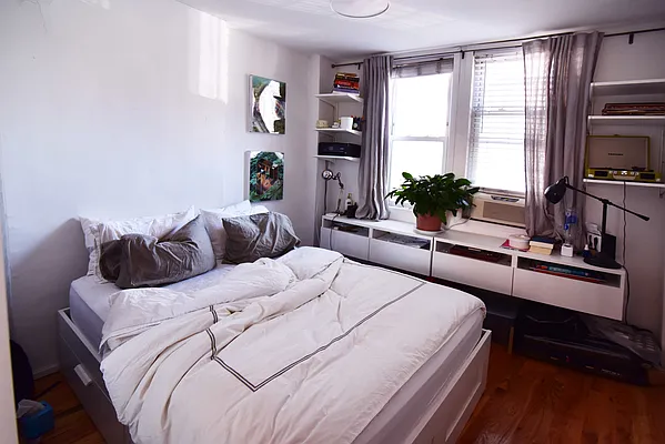 Rented by Coda Real Estate NYC | media 9