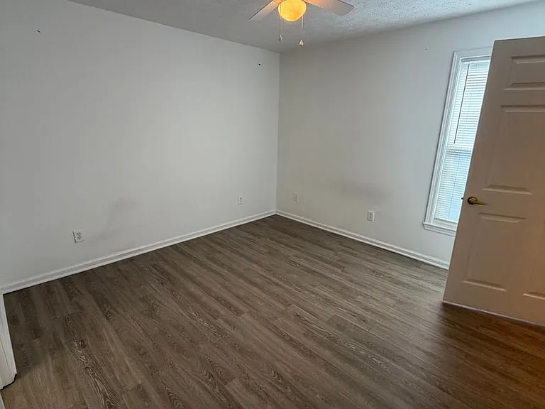 9123 Laird St — Photo 10