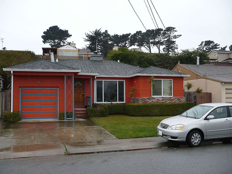 1st image of 803 Larchmont Dr