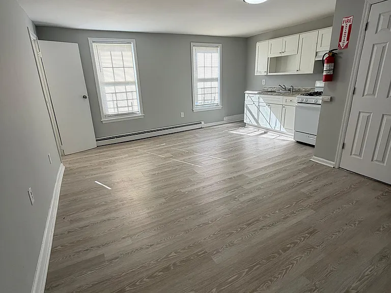 76-78 N 1st St #2 — Photo 4