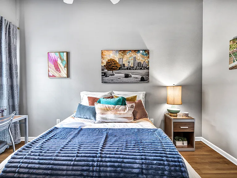 The Quarters Nueces House (Student Housing - Rent by the Bed) — Photo 98