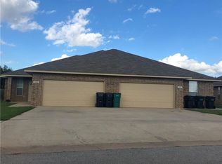1402 Forrest Ridge Way, Yukon, OK 73099