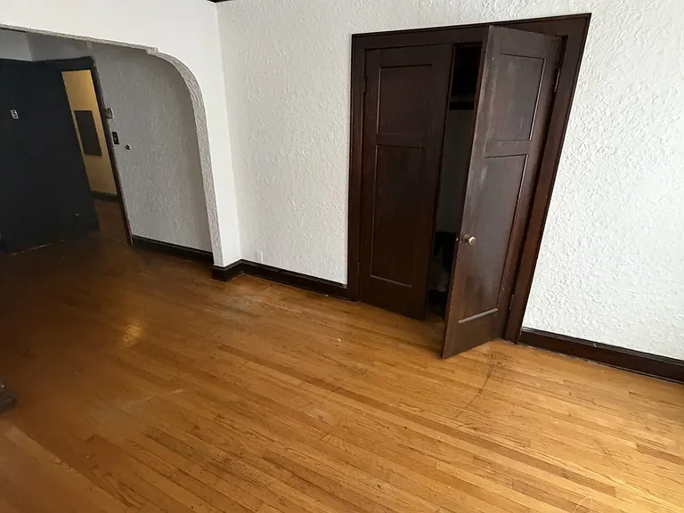 7141 W Burleigh St — Photo 1