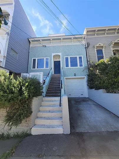 1513 Baker St #A — Photo 6