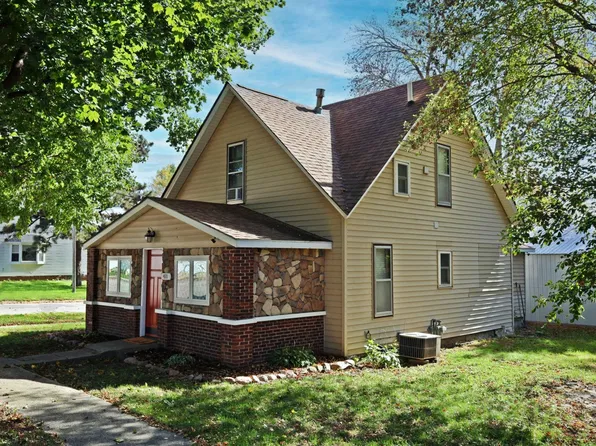 411 2nd Ave, Armstrong, IA 50514