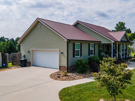 3rd image of 308 Willbrook Cir NE