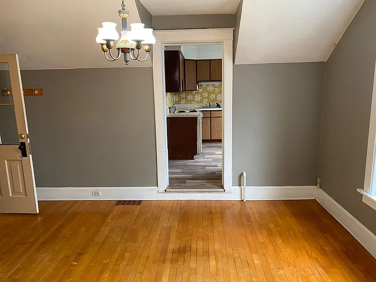 717 Jackson St — Photo 2