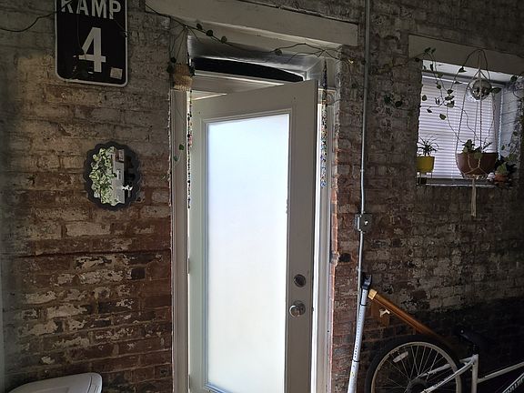 5th image of 302 Goshen St #1005