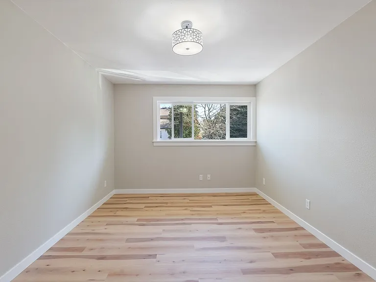 Sandy Terrace Apartments — Photo 39