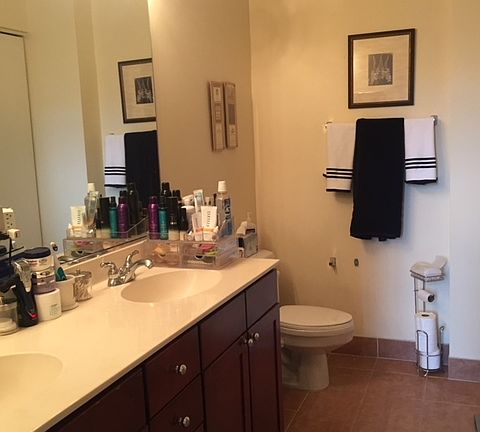3rd image of 758 N Larrabee St #Gu110