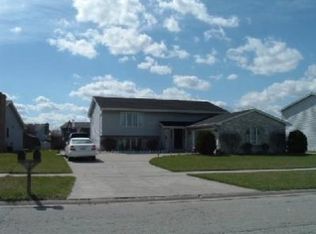 716 Rueth Dr, Griffith, IN 46319