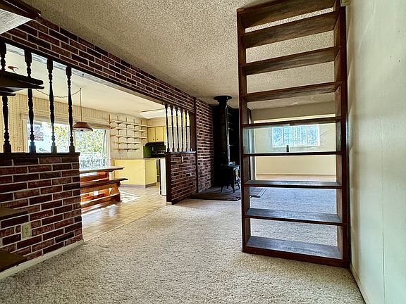 3rd image of 434 Wood Crest Dr