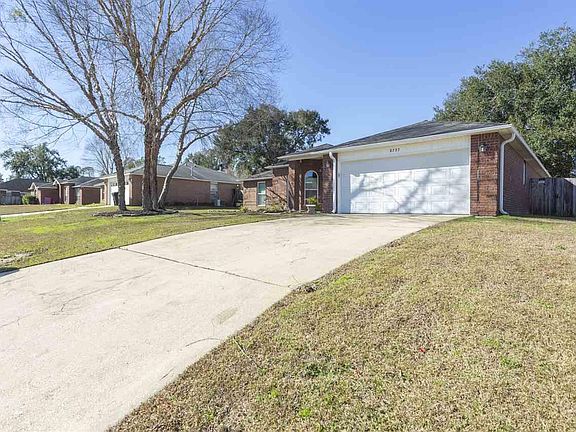 4th image of 2727 Blackwood Dr
