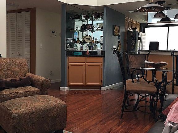 2nd image of 108 Woodlake Wynde