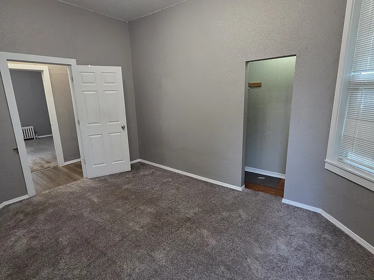 1595 Van Buren Ave #1 — Photo 13