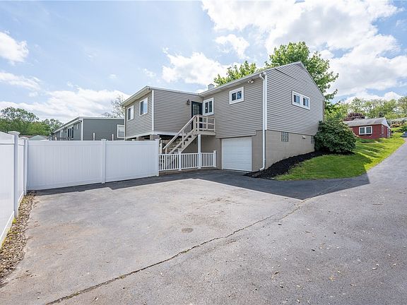 3rd image of 128 Braddock Dr