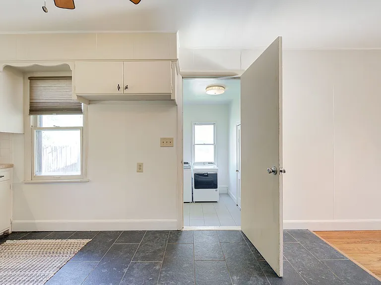604 N Stewart Ave — Photo 14