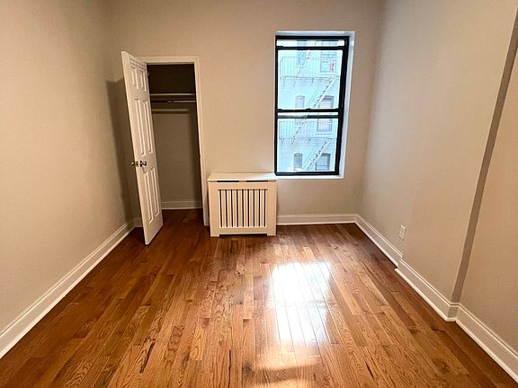 4th image of 3058 34th St APT 2D