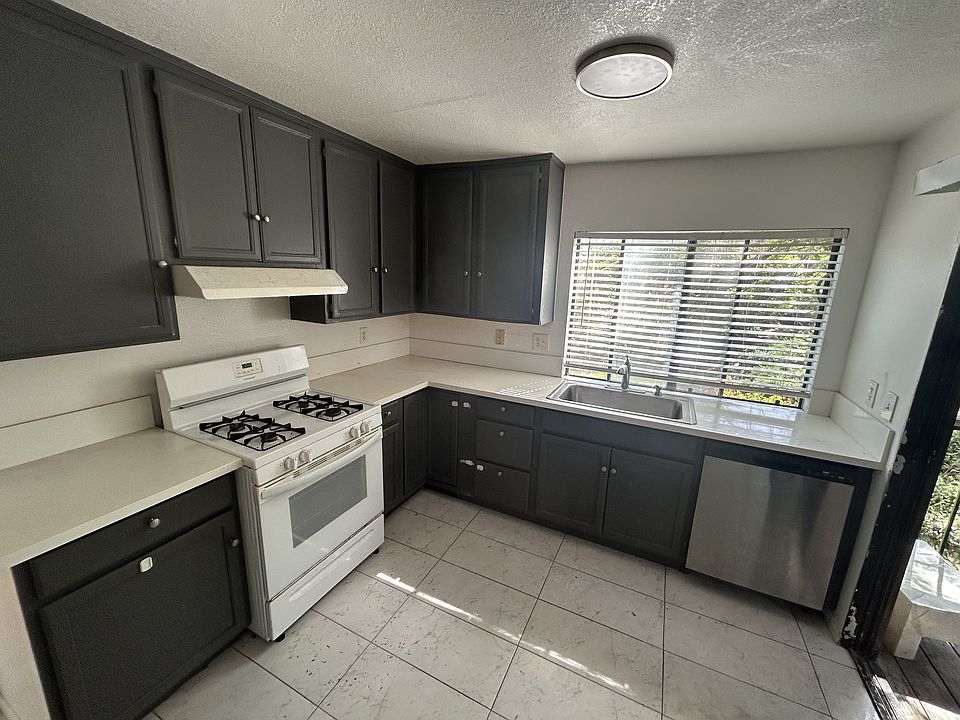 1st image of 104 Avenida Las Brisas APT D
