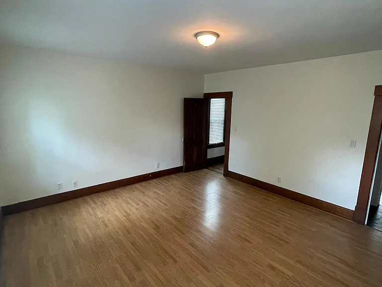 436 E Redbud Aly — Photo 8